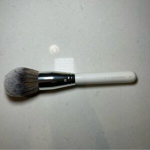 4/$20 MORPHE X JACLYN HILL JH01 POWDER BRUSH